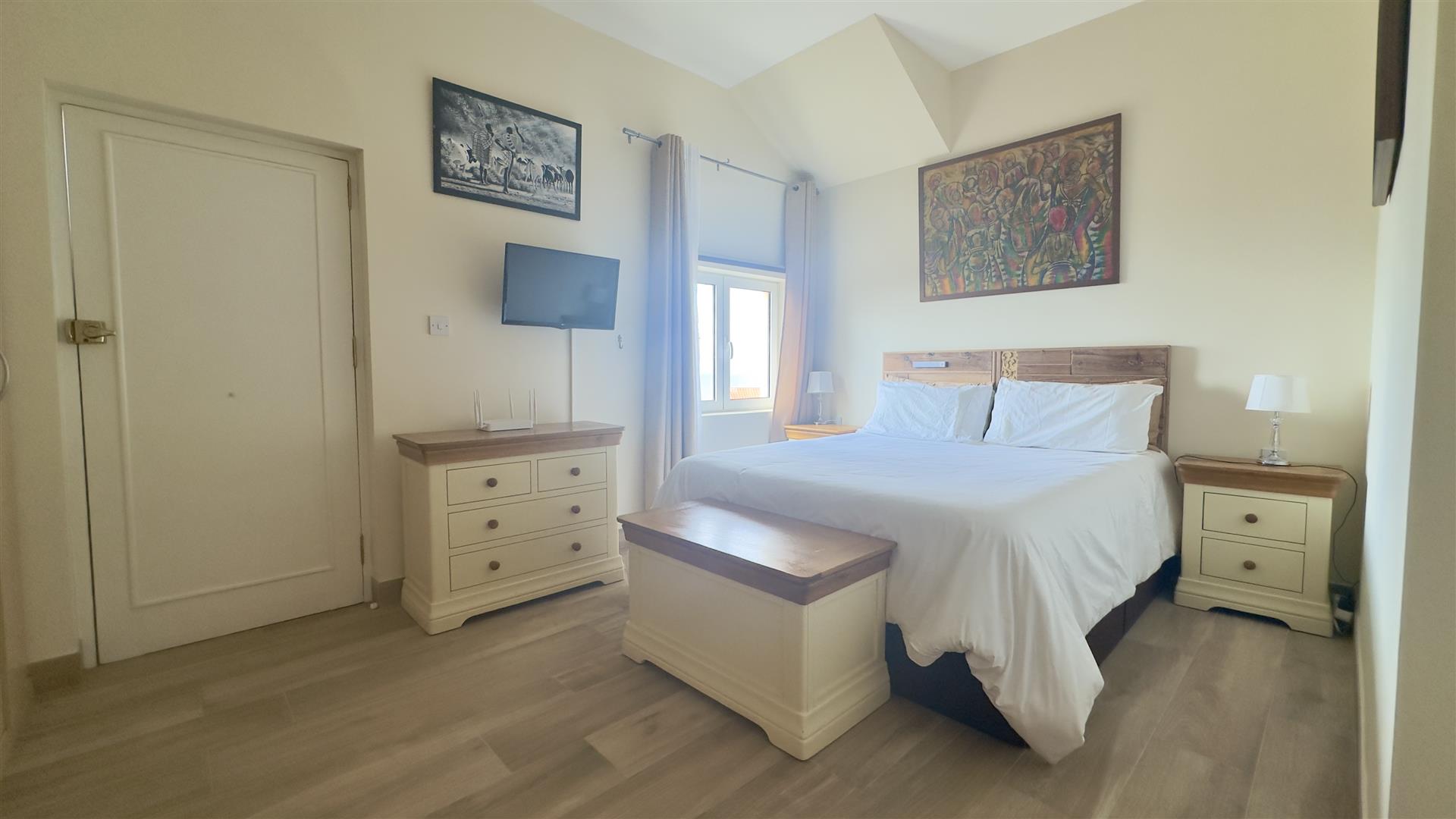 Image of Apartment - 2 Bedrooms - 2 Bathrooms for Sale in South District-Gibraltar, Image 4